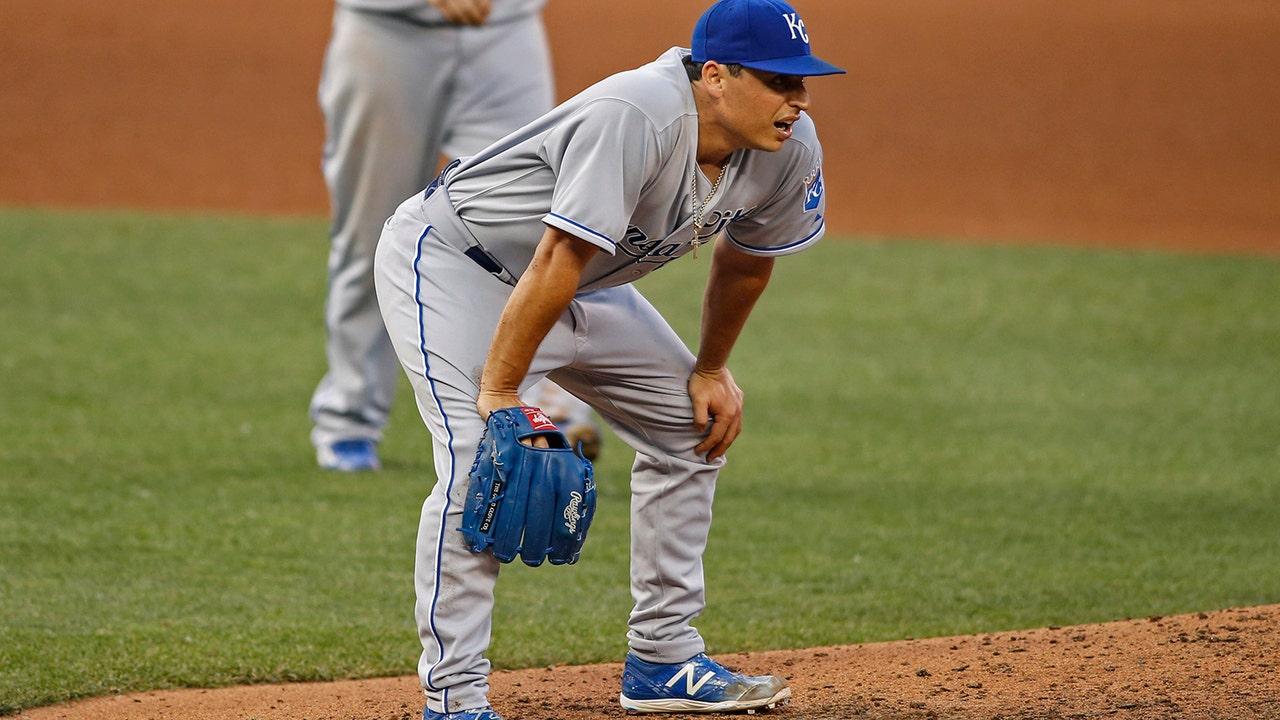 Royals' Vargas lands on DL; Yost shuffles lineup against southpaw Lyons